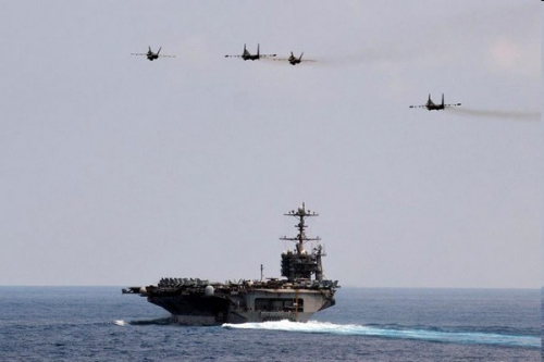  ���܈�(zh��)���΄�(w��)�r(sh��)���ɼ�����(gu��)FA-18E��(zh��n)�C(j��)�c�R��������܊�ɳ��ăɼ��K-30��(zh��n)�C(j��)��������(gu��)�����΁Hʢ�D��̖(h��o)��ĸ�Ϸ��w�С�