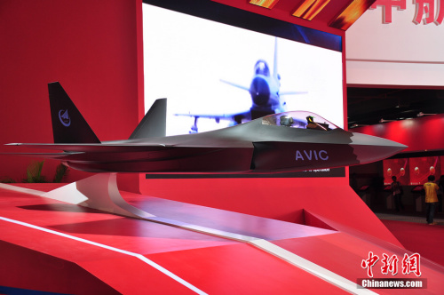 在航展上展示的國產(chǎn)四代機(jī)模型 在航展上展示的國產(chǎn)四代機(jī)模型