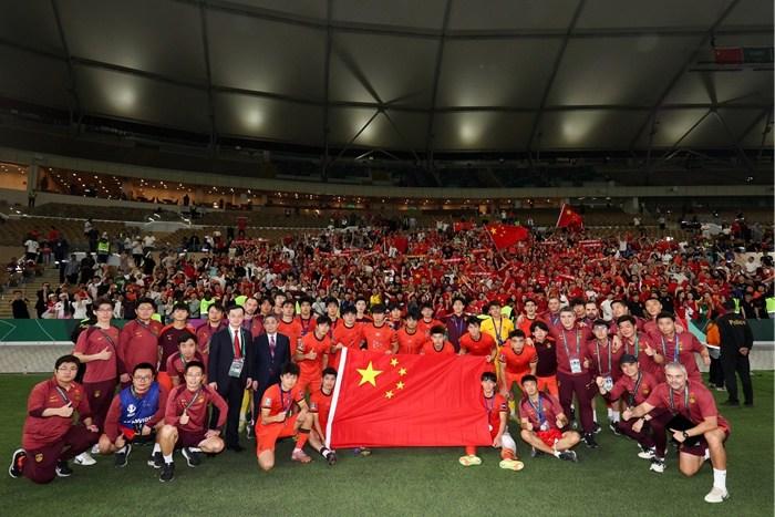 中國隊獲U23男足亞洲杯亞軍 創亞洲杯最佳戰績