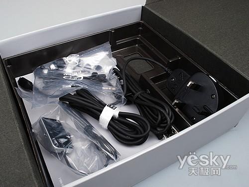 800萬像素拍照旗艦 白色諾基亞N86開箱圖賞