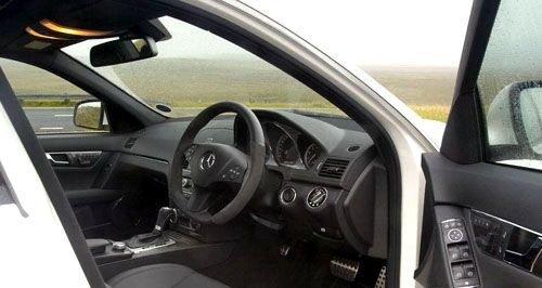 不輸超跑的性能 寶馬M3對比奔馳C63AMG 汽車之家 不輸超跑的性能 寶馬M3對比奔馳C63AMG 汽車之家