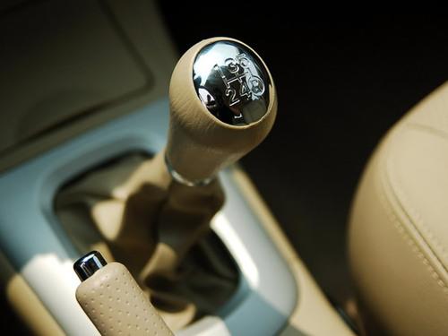 ���\�ɿ�����F֮����15�f����SUV���] 