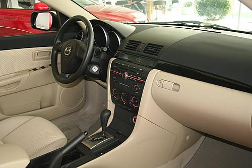 �R���_ ��Mazda3 ���{�ϯ�� 