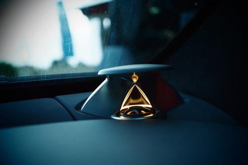 經典重現 海外試梅賽德斯-奔馳SLS AMG