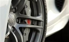 彗星撞地球 奧迪R8單挑法拉利Scuderia