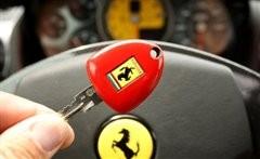 彗星撞地球 奧迪R8單挑法拉利Scuderia