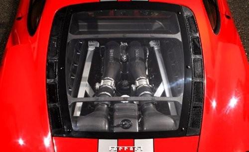 彗星撞地球 奧迪R8單挑法拉利Scuderia