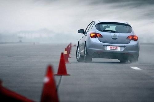 運動真豪杰 測試上海通用別克英朗XT