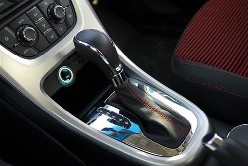 運動選誰 別克英朗對比福特福克斯兩廂