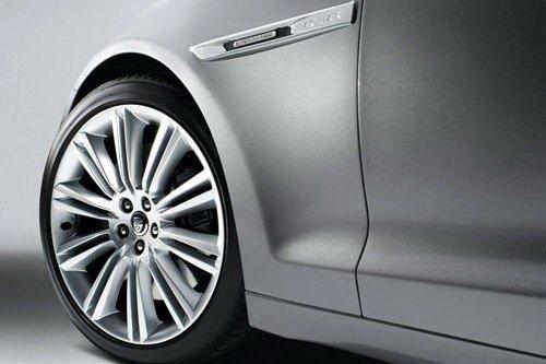 挑戰奢華極限 捷豹XJ3.0D決戰寶馬730D 汽車之家 挑戰奢華極限 捷豹XJ3.0D決戰寶馬730D 汽車之家