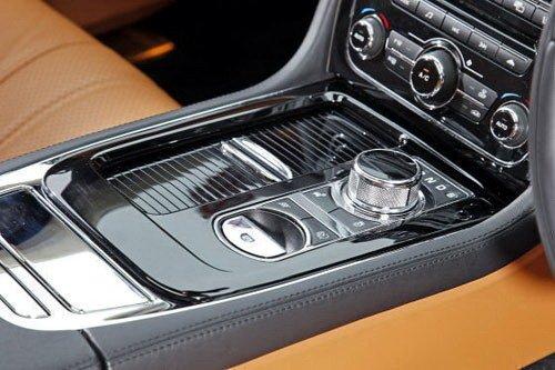 挑戰奢華極限 捷豹XJ3.0D決戰寶馬730D 汽車之家 挑戰奢華極限 捷豹XJ3.0D決戰寶馬730D 汽車之家