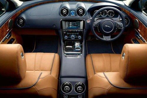 挑戰(zhàn)奢華極限 捷豹XJ3.0D決戰(zhàn)寶馬730D 汽車之家 挑戰(zhàn)奢華極限 捷豹XJ3.0D決戰(zhàn)寶馬730D 汽車之家