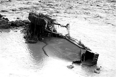 云南彝良地震災區暴雨引發泥石流致63人受傷