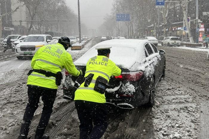 積雪深度超15厘米！濟南發布暴雪紅色預警